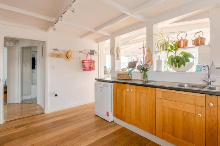 Dog Friendly Cottage 2 Mins To Beach With Hot Tub And Zappi Ev Lessingham Esterno foto