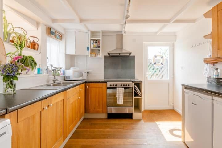 Dog Friendly Cottage 2 Mins To Beach With Hot Tub And Zappi Ev Lessingham Esterno foto
