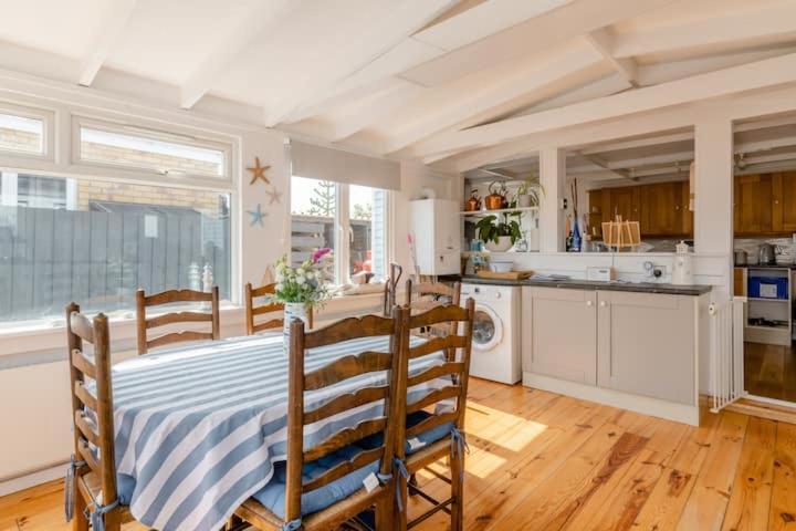 Dog Friendly Cottage 2 Mins To Beach With Hot Tub And Zappi Ev Lessingham Esterno foto